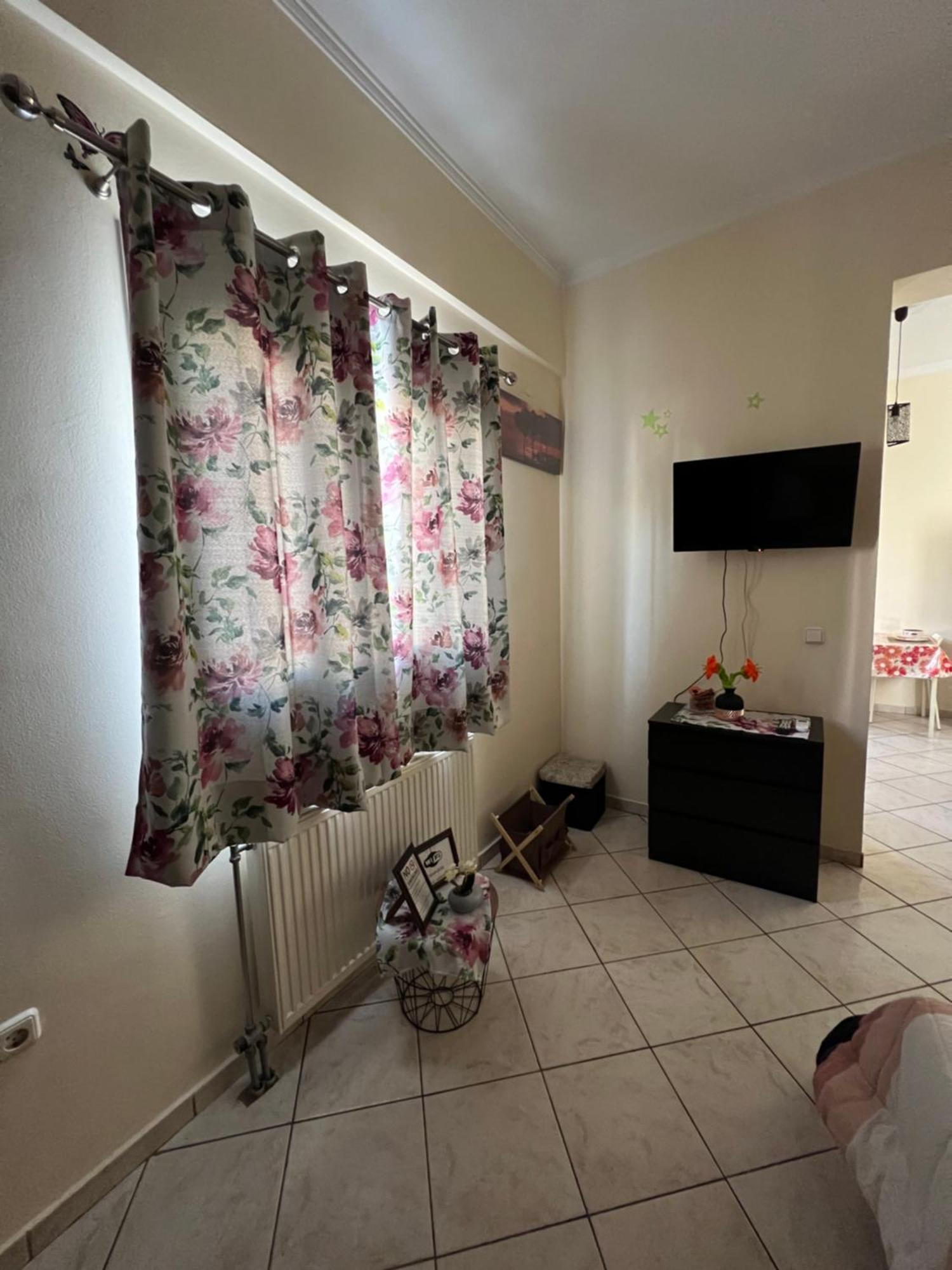 See And City Apartment Aigio Exterior photo